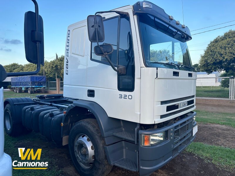 CAMION-USADO-VILLA-MARIA-IVECO-CAVALLINO-2011-2