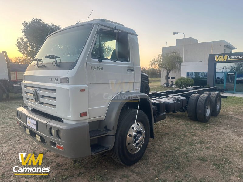 CAMION-USADO-VOLWKSAGEN-13180-VILLA-MARIA-USADO-1