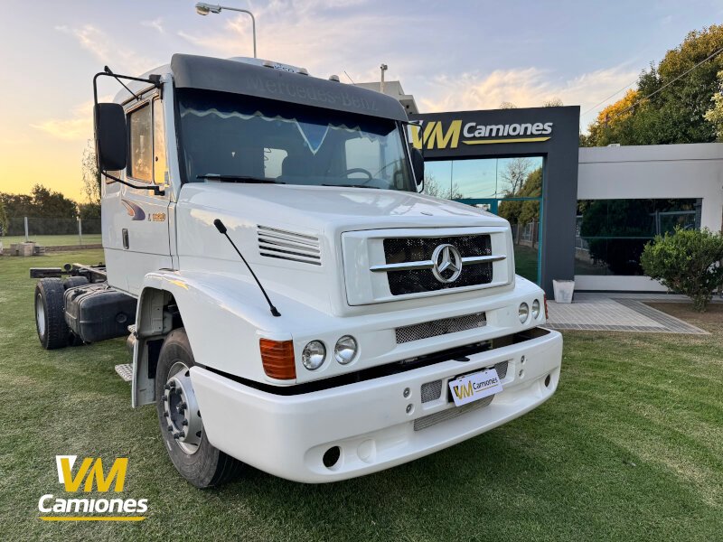 CAMION-USADO-MERCEDES-BENZ-VILLA-MARIA-CAMIONES-1