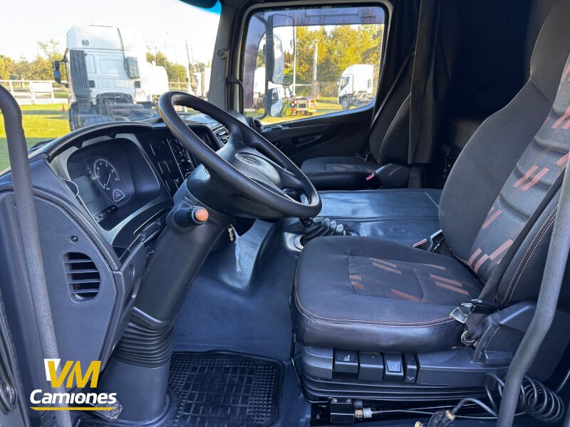 CAMION-MERCEDES-BENZ-ATEGO-LARGO-VILLAMARIA-1