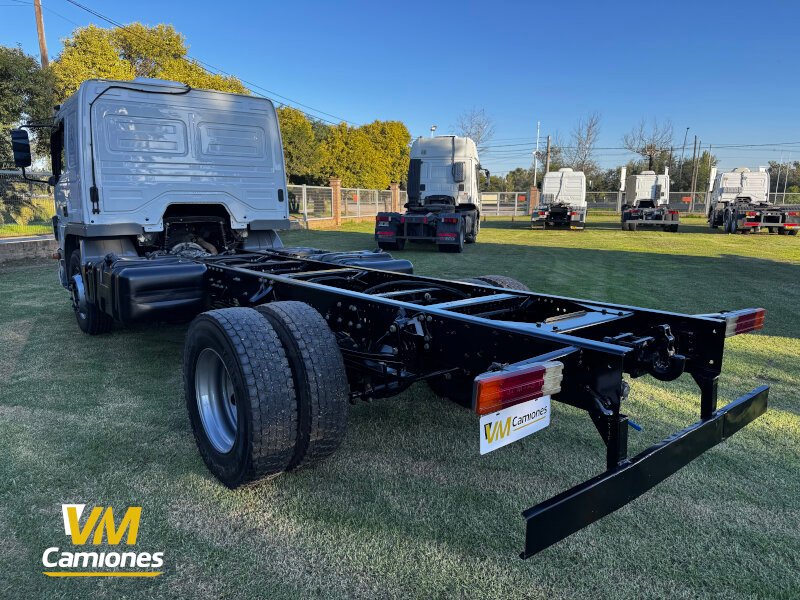 CAMION-MERCEDES-BENZ-ATEGO-LARGO-VILLAMARIA-4